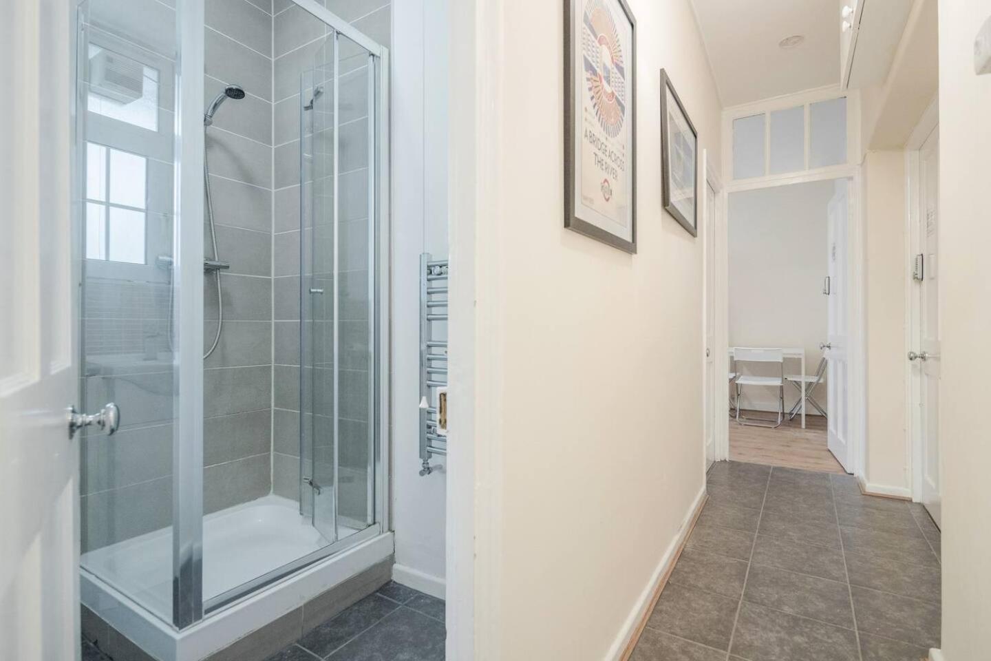 Aplacetostay Apartment, Zone 1 Cove Quarto em Acomodações Particulares Londres